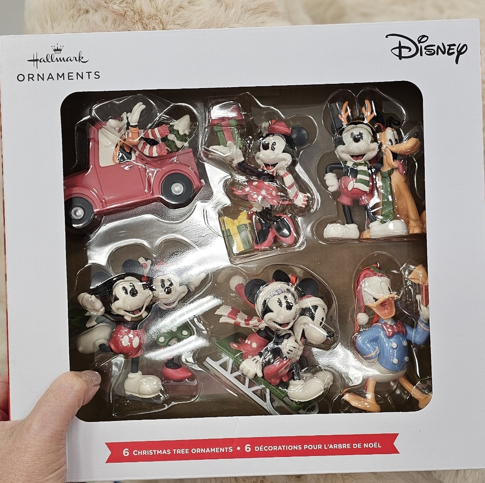 HALLMARK 2023 DISNEY CHRISTMAS ORNAMENTS